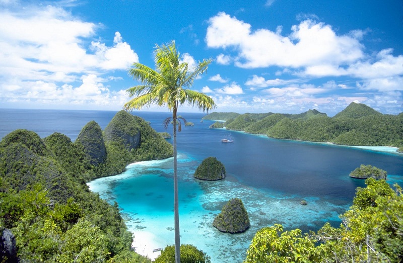 Wisata Pantai Di Papua